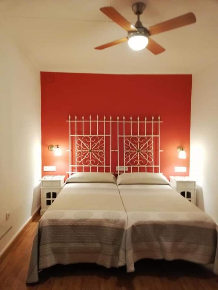 Hostal Los Aromas Villena Bagian luar foto