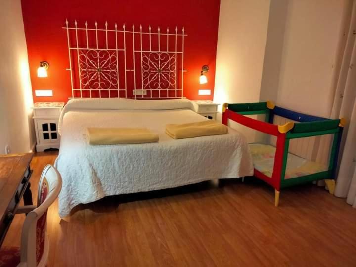 Hostal Los Aromas Villena Bagian luar foto