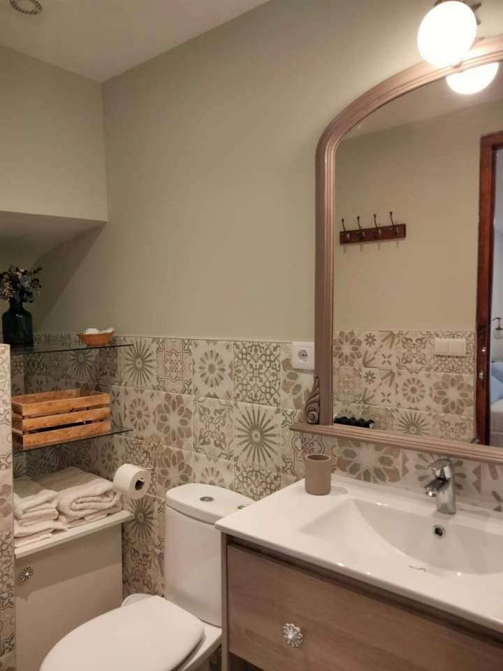 Hostal Los Aromas Villena Bagian luar foto