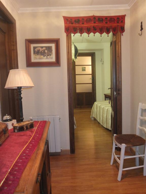 Hostal Los Aromas Villena Bagian luar foto