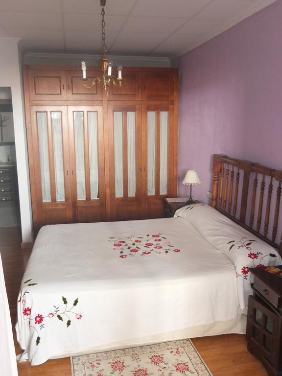 Hostal Los Aromas Villena Ruang foto