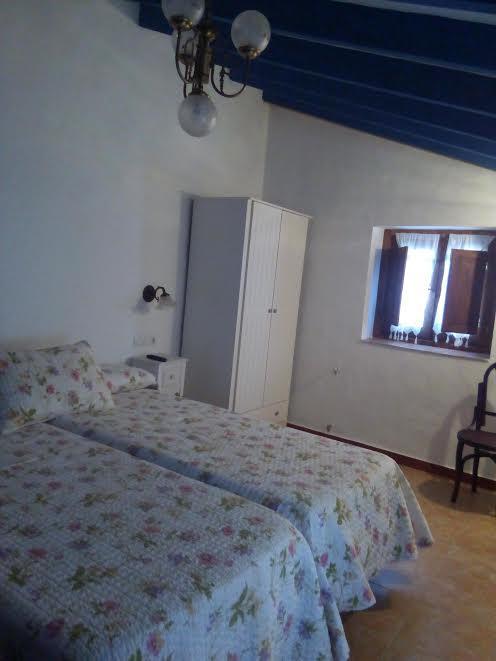 Hostal Los Aromas Villena Bagian luar foto